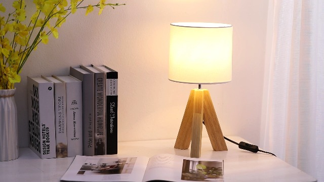 HesenDot Bedside Table Lamp, Wood Tripod 3 Way Dimmable Nightstand Lamp,White Linen Fabric Lampshade, Small Bedroom Lamp for Nursery Kids Room College Dorm Living Room Office,1 LED Bulb Included 7 HesenDot Bedside Table Lamp, Wood Tripod 3 Way Dimmable Nightstand Lamp,White Linen Fabric Lampshade, Small Bedroom Lamp for Nursery Kids Room College Dorm Living Room Office,1 LED Bulb Included - Image 7